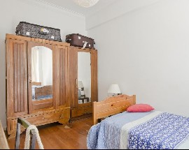 Alugo 1 quarto otimo em Lisboa Campo de Ourique