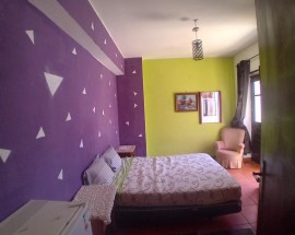 Arrendo quarto Lagos rua da Estrema