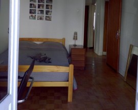 Quarto com varanda privada em casa partilhada