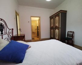 Quarto com acesso a varanda em Abrantes