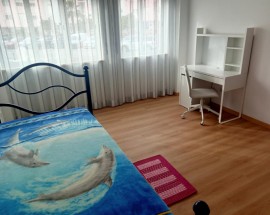 Quarto equipado de novo em Carcavelos