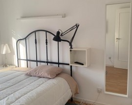 Quarto com varanda mobilado proximo Universidade