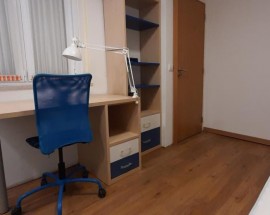 Alugo quarto para rapariga estudante com WC privativo