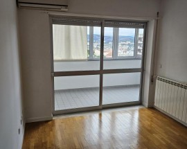 Arrendo apartamento T1 Coimbra rua Padre Americo