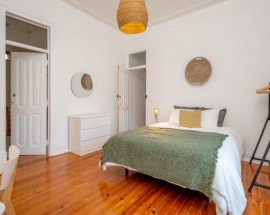 Arrendo apartamento ou quartos em Campo Ourique