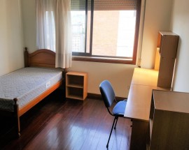 Arrendo quarto a rapariga Coimbra rua dos Combatentes