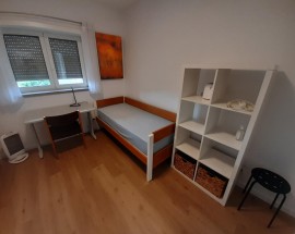 Estudio T0 para rapariga estudante em Leiria