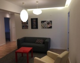 Alugo quarto junto ao metro de Telheiras