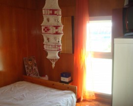 Quarto para rapariga com despesas incluidas em Benfica
