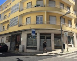 Apartamento T2 zona Hospital de Santa Maria