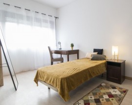 Arrendo quarto junto a Faculdade de Letras