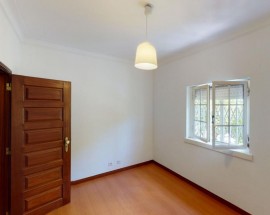 Alugo quartos em Lisboa Campolide preferencia a estudantes