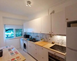 Arrendo quarto na Costa da Caparica