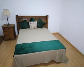 Arrendo quarto wc privativo Faro rua Emilio Campos Coroa