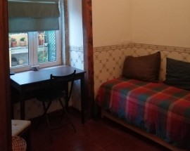 Quarto de solteiro junto praca Principe Real Lisboa