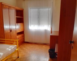 Quarto para rapariga estudante a 450 metros da Universidade
