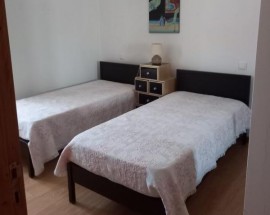 Vivenda ao lado da estrada Nacional