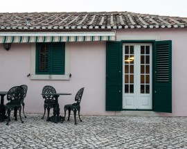 Alugo quartos perto do Tagus Park pelo ano letivo