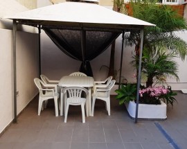 Alugo quarto com wc privativo para rapariga estudante