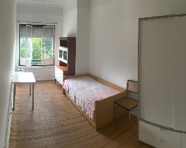 Alugo quartos num T3 em Lisboa junto a Universidade Nova