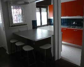 Telheiras quarto Independente junto ao Metro