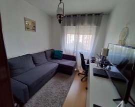 Alugo quarto a rapariga em Santo Antonio dos Cavaleiros