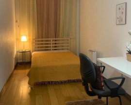 Cozy room with private bathroom in Lisbon Alvalade