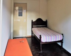 Quarto com varanda e despesas incluidas Benfica Lisboa