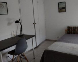 Arrenda se quarto em Faro a 5 minutos do Campus da Penha