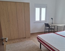 Quarto individual e quarto duplo Coimbra av Fernando Namora