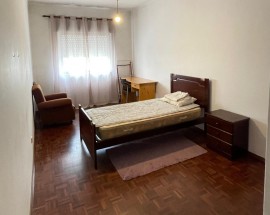 Arrendo quartos a meninas estudantes em Santarem