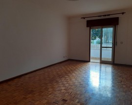 Arrendo T1 na Damaia