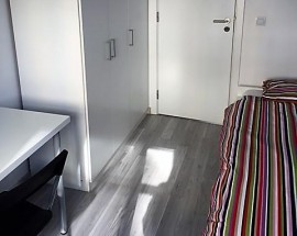 Sunny room in Lisbon for rental
