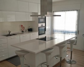 Arrendo apartamento T2 Quintinhas Charneca da Caparica