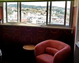Pequeno estudio na Solum com quarto separado