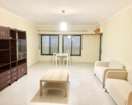 Arrendo quartos ou apartamento T3 em Massama Norte