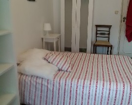 Quarto amplo com janela facil acesso aos transportes Lisboa