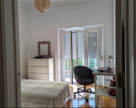 Quarto zona central em Benfica