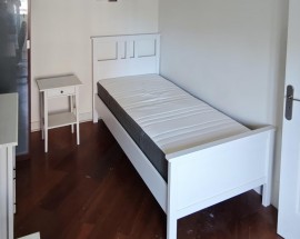 Quarto mobilado em Lisboa Cidade Universitaria