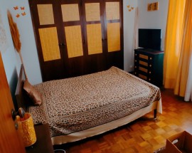 Quarto bem localizado em Carcavelos
