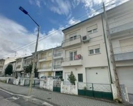 Alugam se quartos individuais e mobilados em Braganca