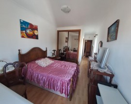 Quarto 25 m2 casa de banho privativa Carcavelos Parede